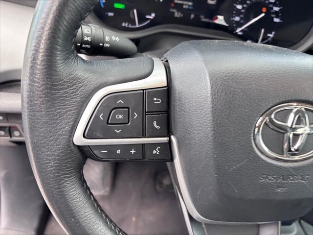 Toyota Sienna XLE 2025