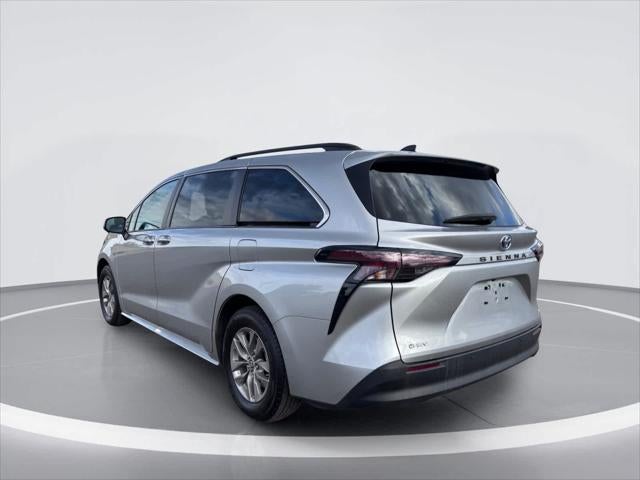 Toyota Sienna XLE 2025