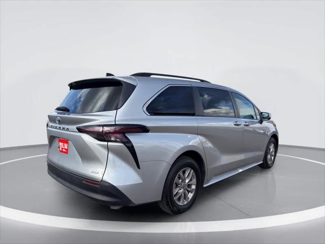 Toyota Sienna XLE 2025