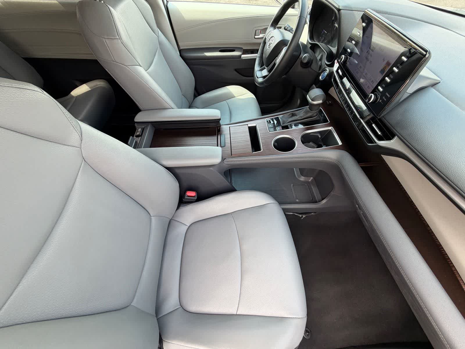 Toyota Sienna XLE 2024