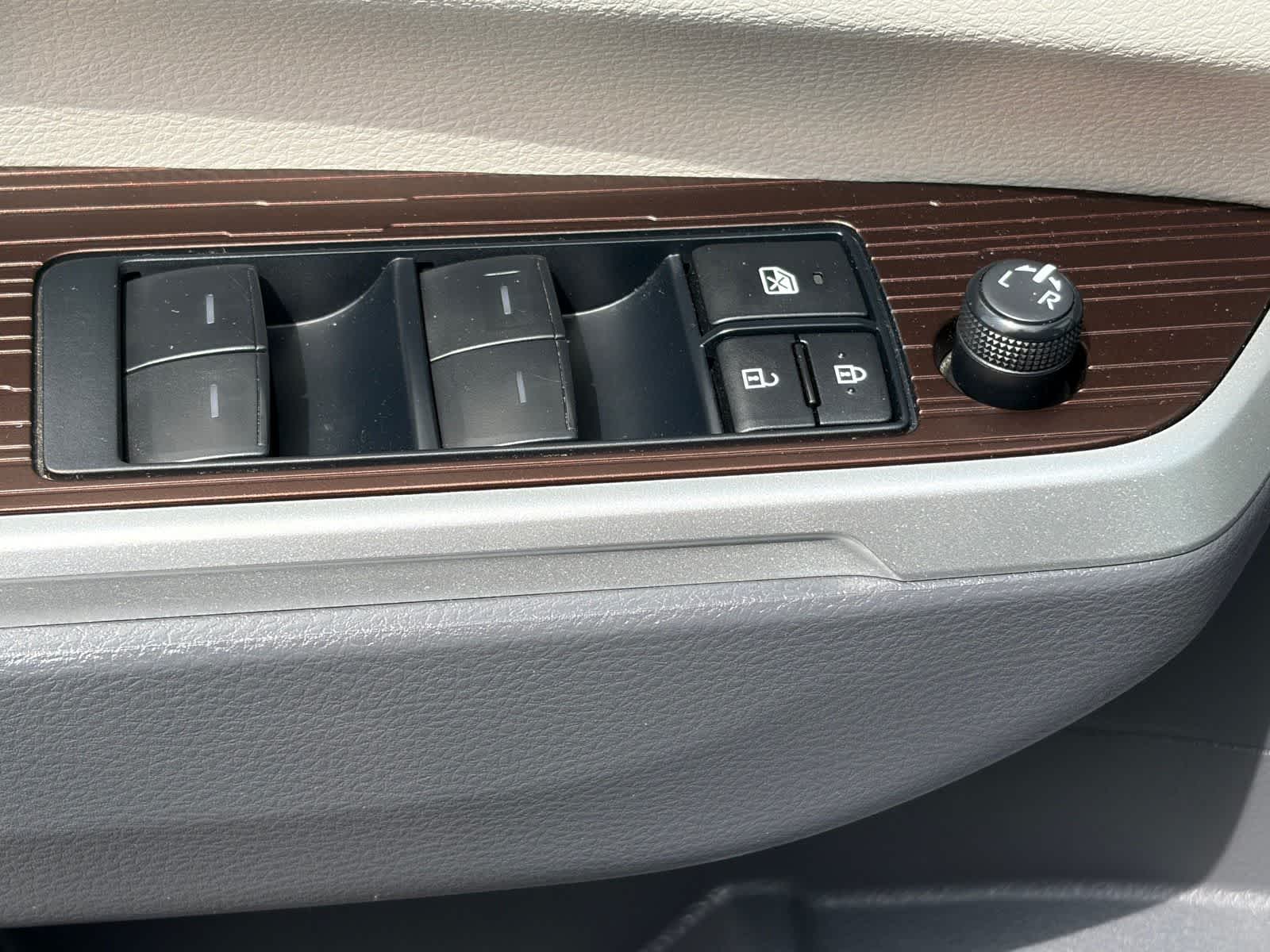 Toyota Sienna XLE 2024