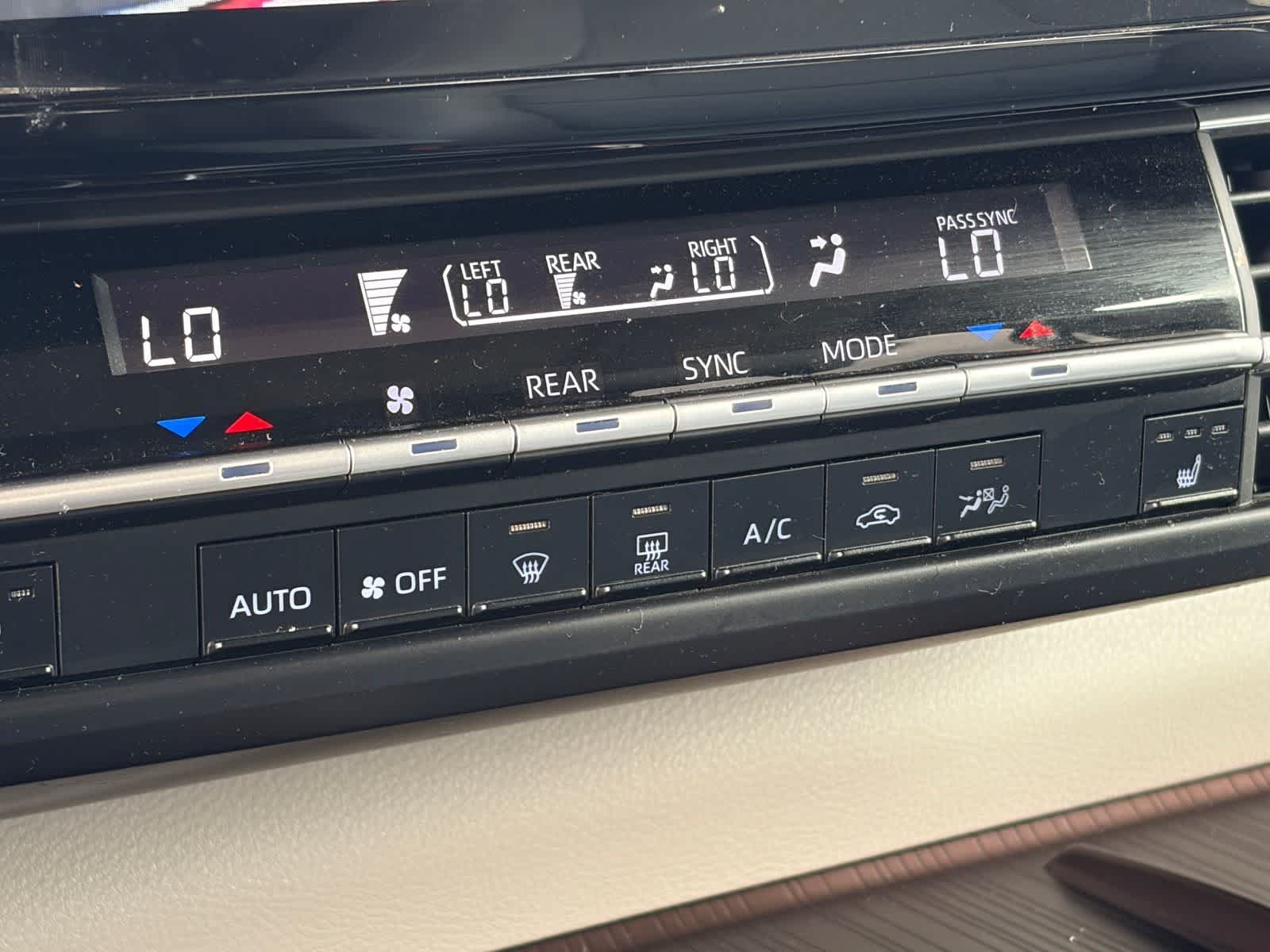Toyota Sienna XLE 2024