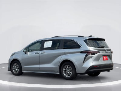 Toyota Sienna XLE 2024
