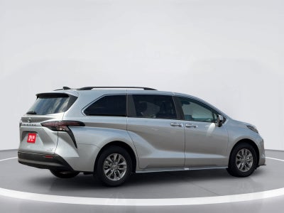 Toyota Sienna XLE 2024