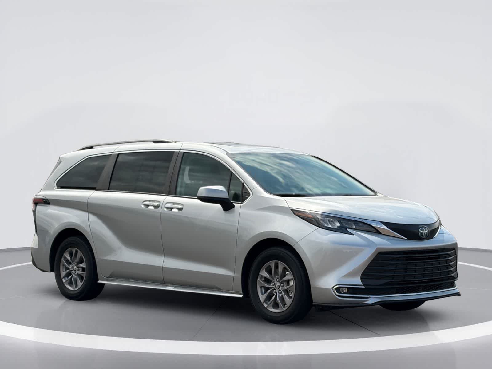 Toyota Sienna XLE 2024