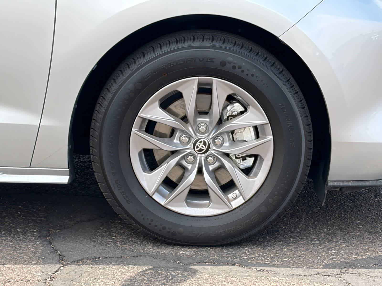 Toyota Sienna XLE 2024