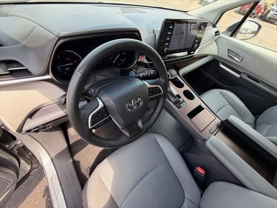 Toyota Sienna XLE 2024