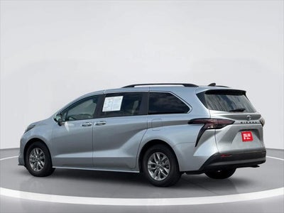 Toyota Sienna XLE 2024
