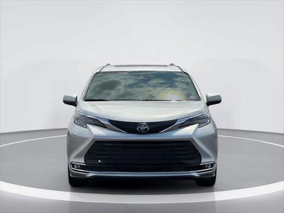 Toyota Sienna XLE 2024