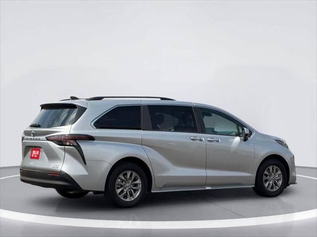 Toyota Sienna XLE 2024