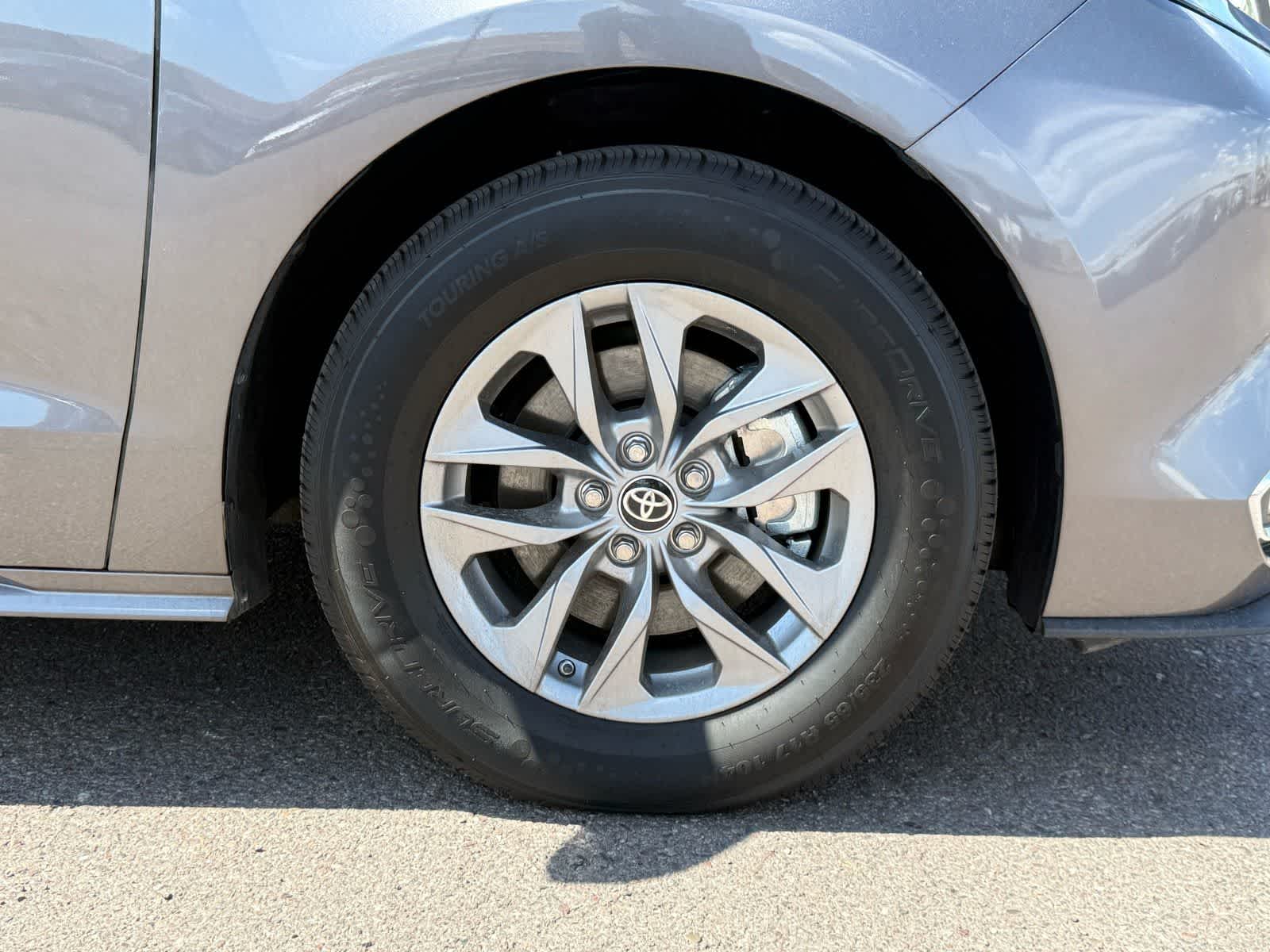 Toyota Sienna XLE 2024