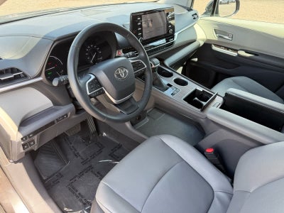 Toyota Sienna XLE 2024