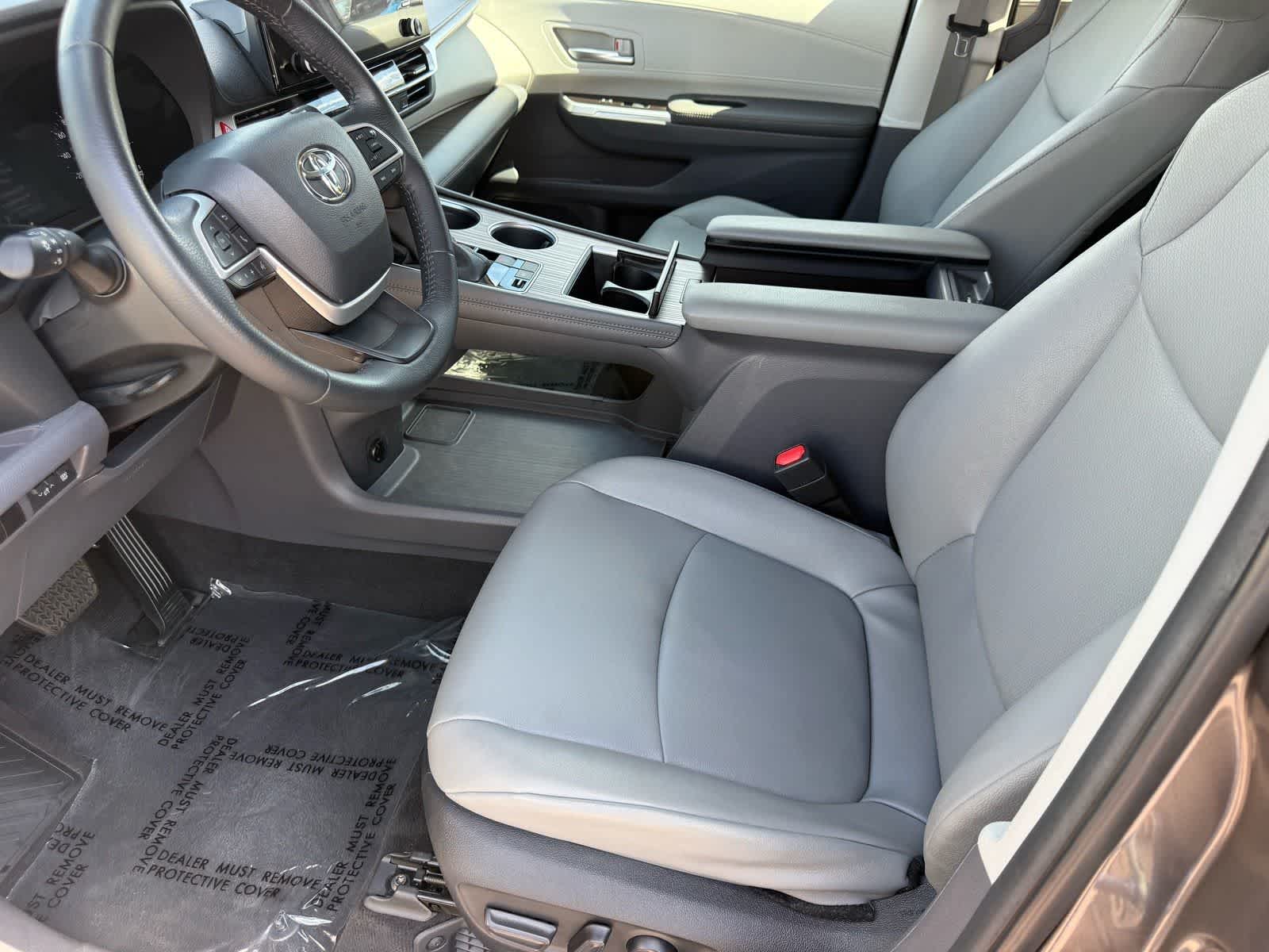 Toyota Sienna XLE 2024