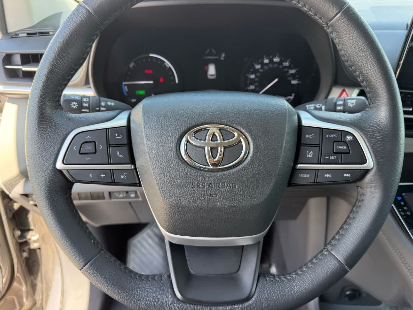 Toyota Sienna XLE 2024