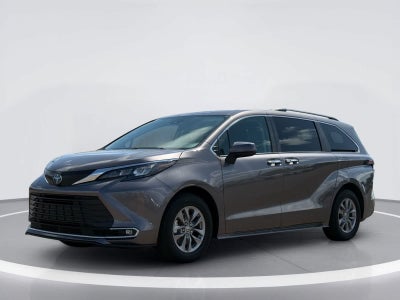 Toyota Sienna XLE 2024