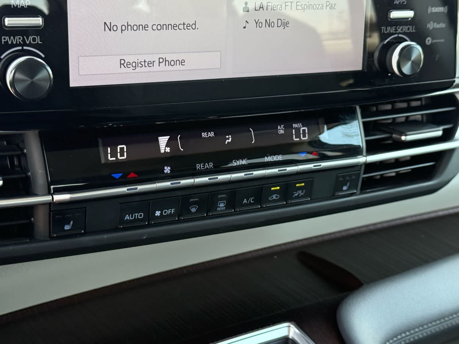 Toyota Sienna XLE 2024