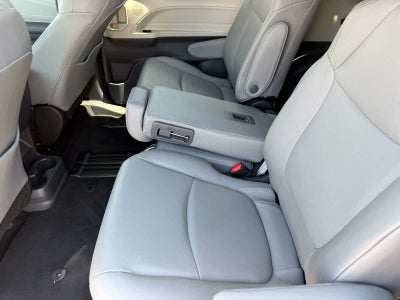 Toyota Sienna XLE 2024