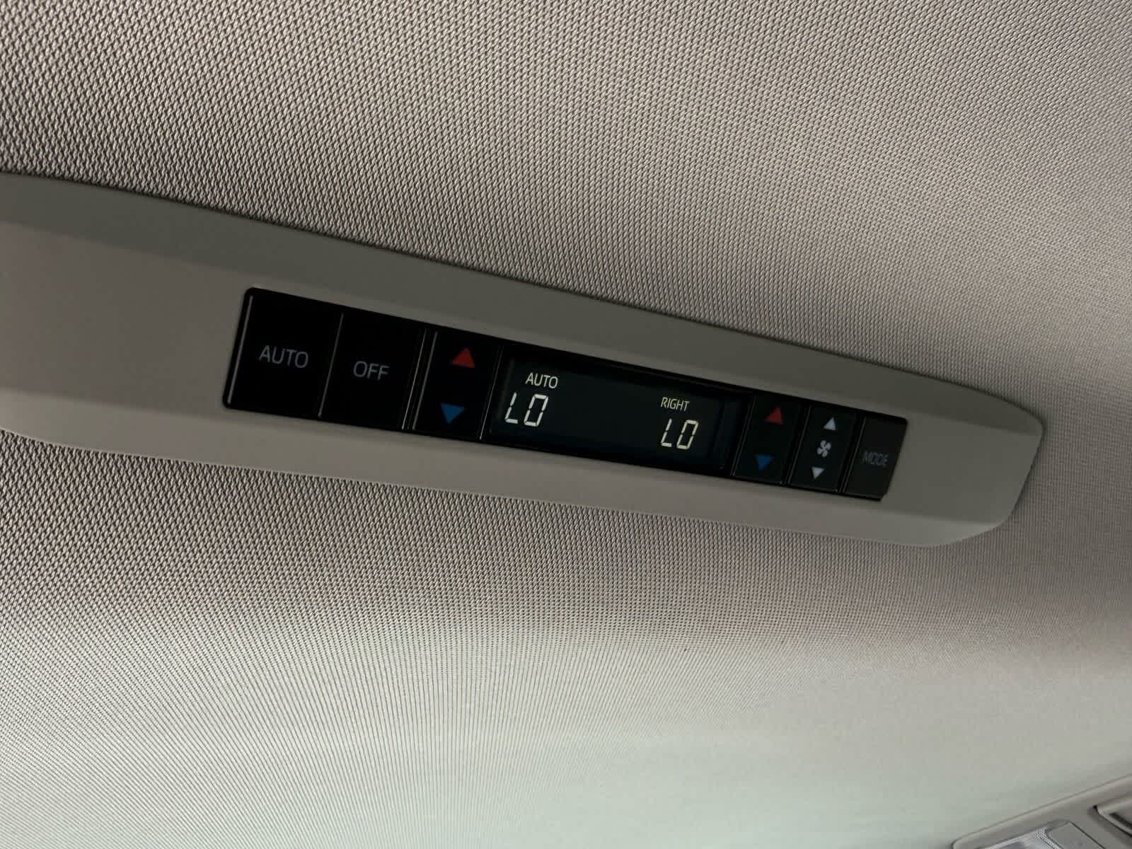 Toyota Sienna XLE 2024