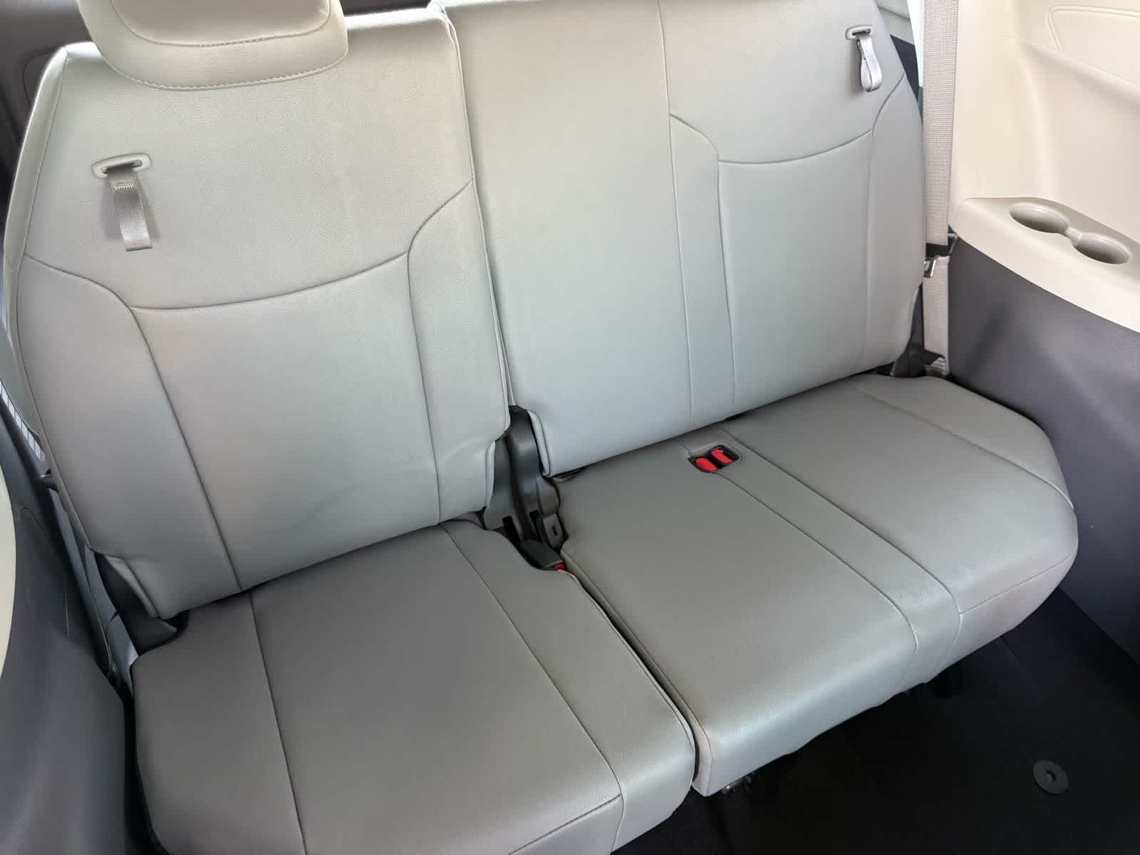 Toyota Sienna XLE 2024