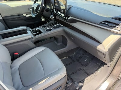 Toyota Sienna XLE 2024