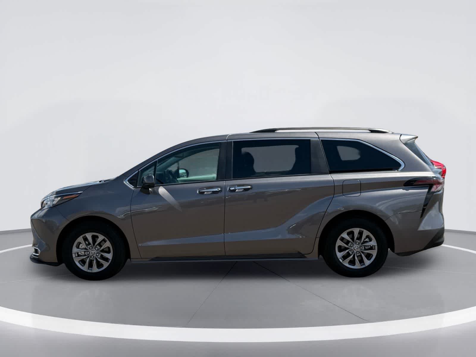 Toyota Sienna XLE 2024