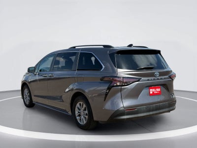Toyota Sienna XLE 2024
