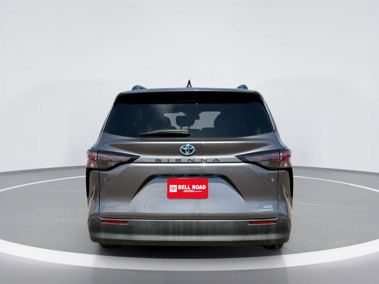 Toyota Sienna XLE 2024