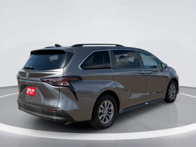 Toyota Sienna XLE 2024