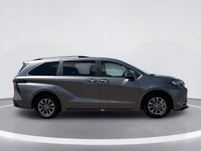 Toyota Sienna XLE 2024