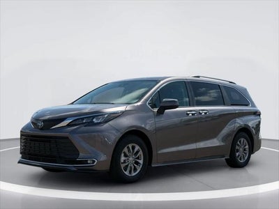 Toyota Sienna XLE 2024