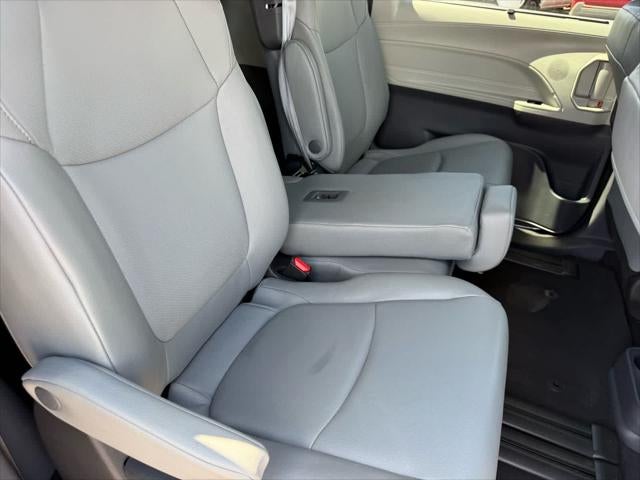 Toyota Sienna XLE 2024
