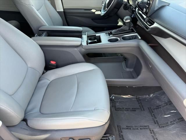Toyota Sienna XLE 2024