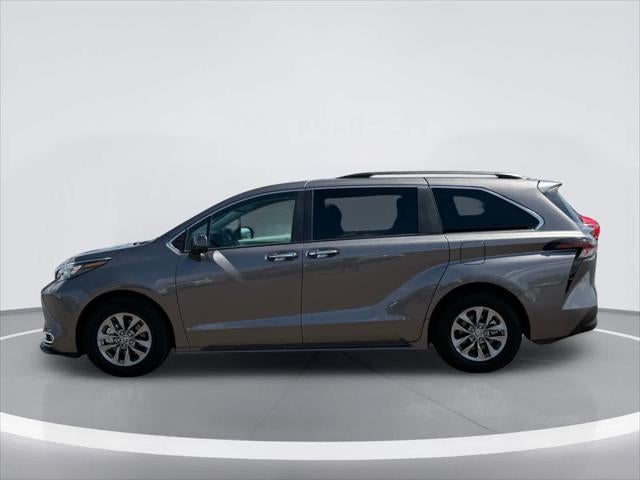 Toyota Sienna XLE 2024