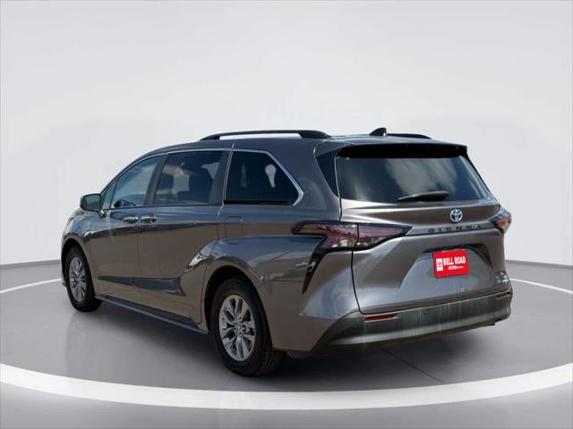 Toyota Sienna XLE 2024