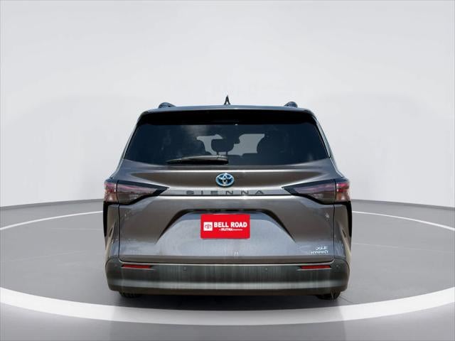 Toyota Sienna XLE 2024