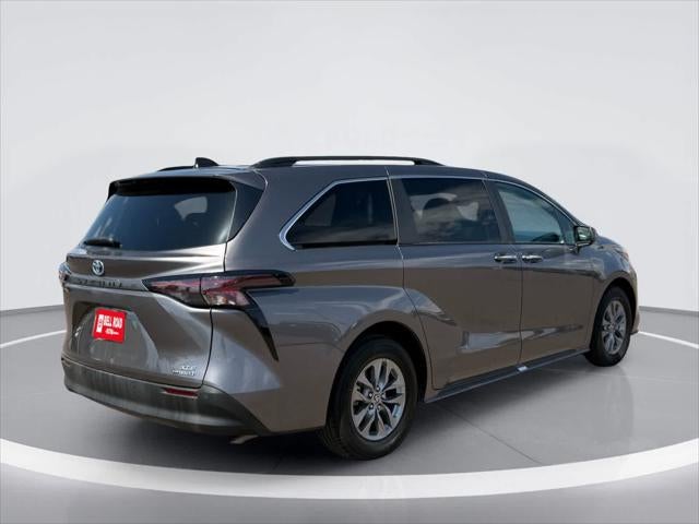 Toyota Sienna XLE 2024