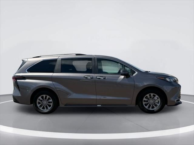 Toyota Sienna XLE 2024