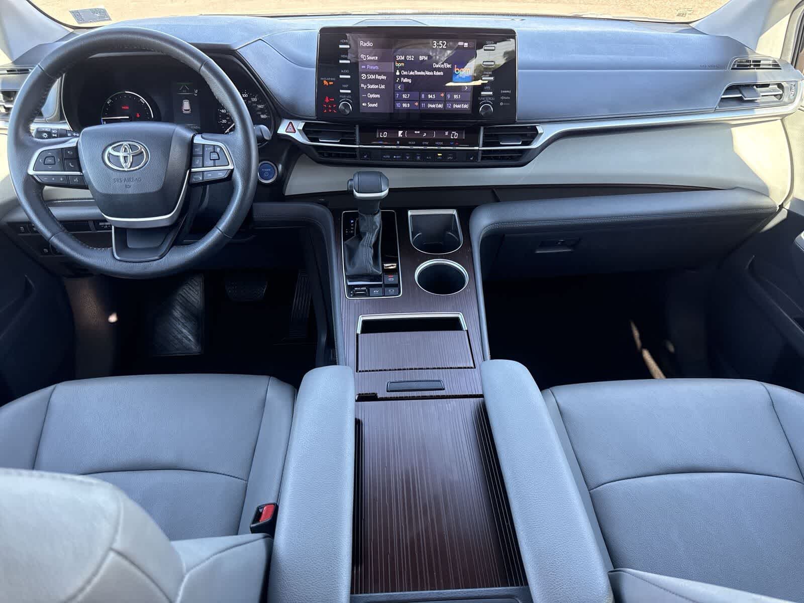 Toyota Sienna XLE 2024