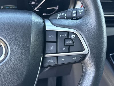 Toyota Sienna XLE 2024