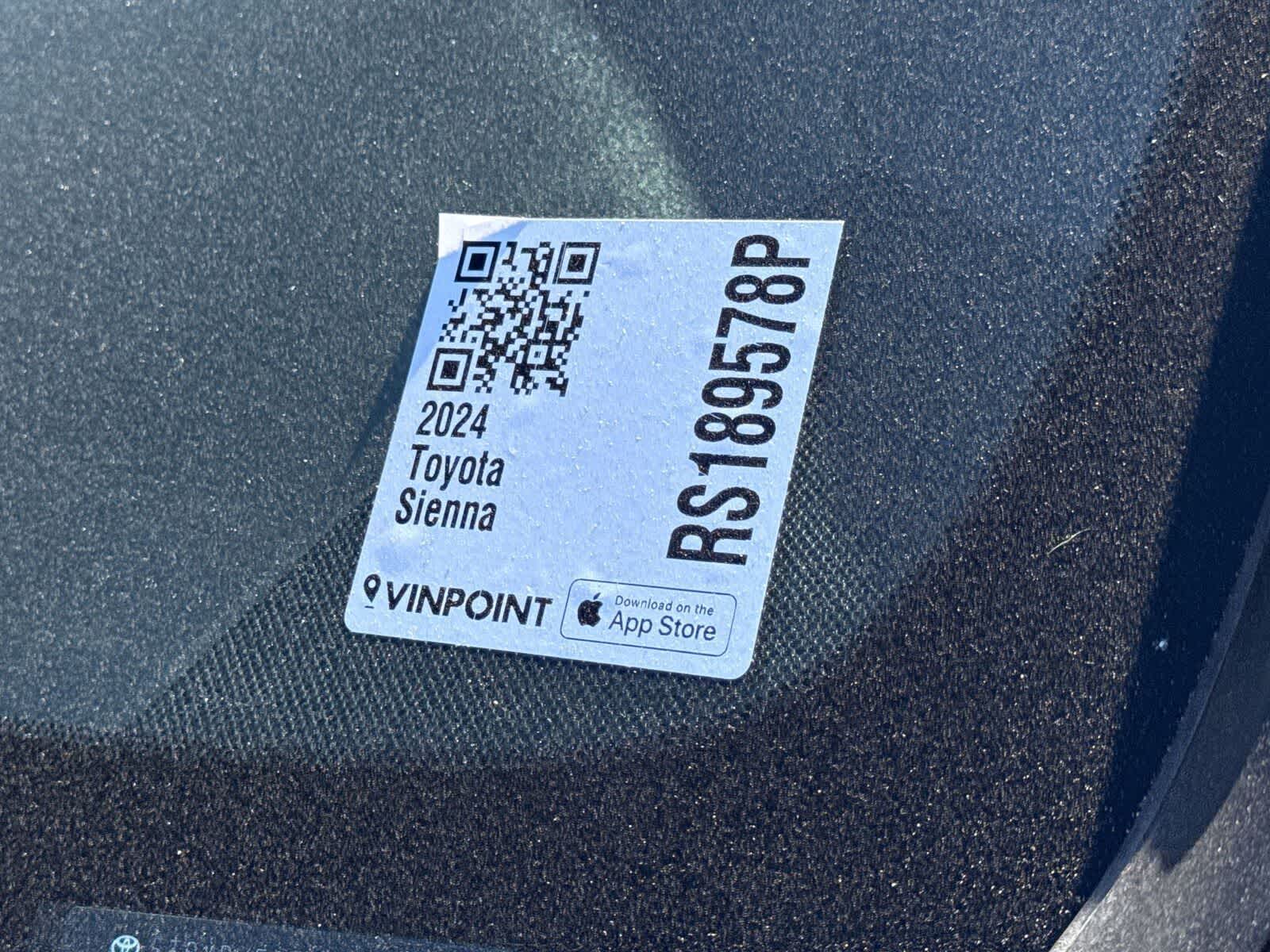 Toyota Sienna XLE 2024
