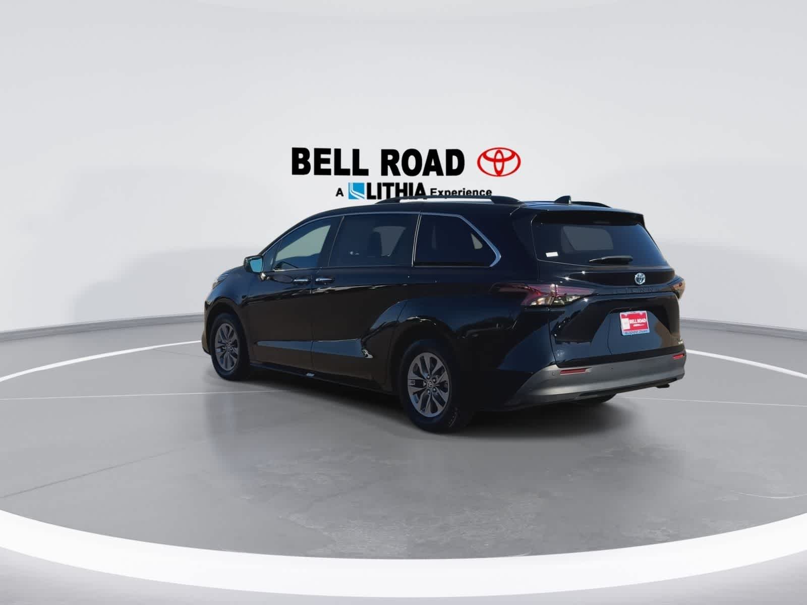 Toyota Sienna XLE 2024