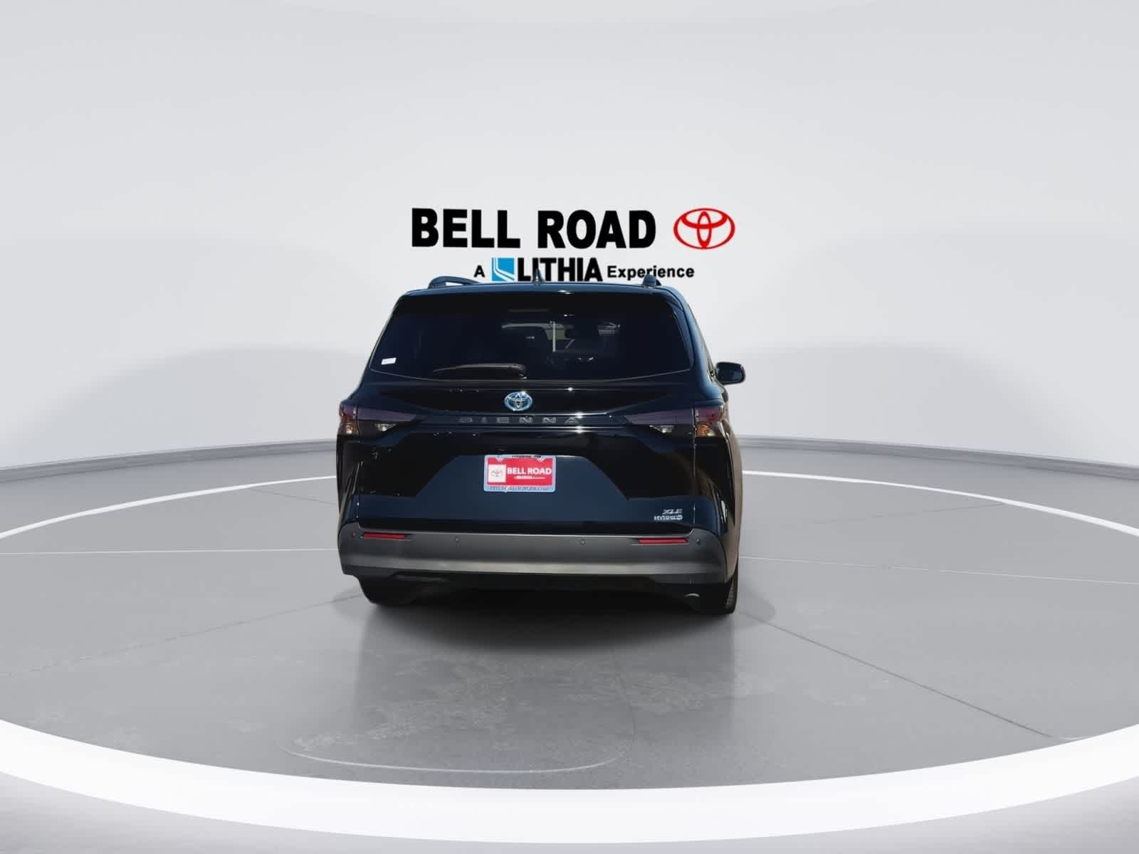 Toyota Sienna XLE 2024