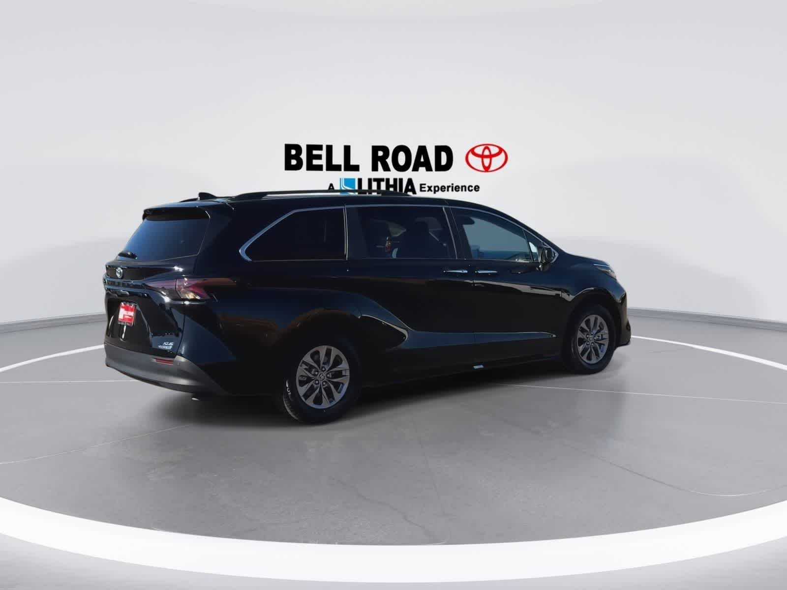 Toyota Sienna XLE 2024