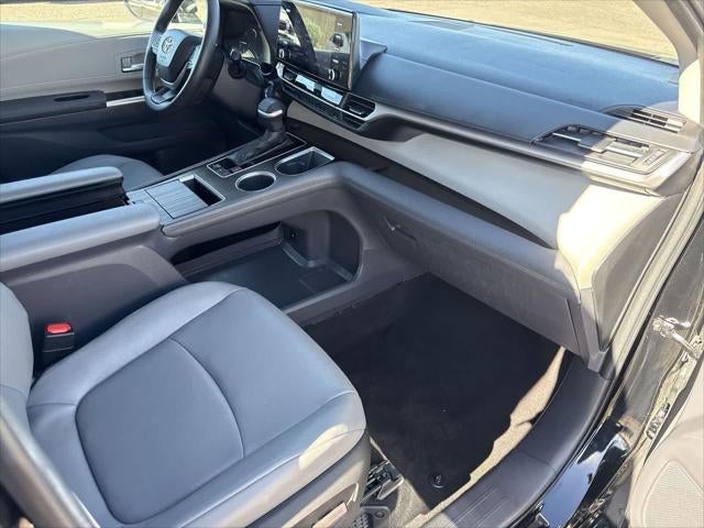 Toyota Sienna XLE 2024