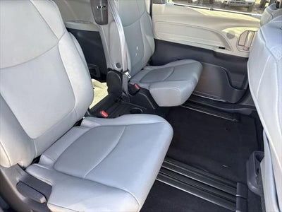 Toyota Sienna XLE 2024