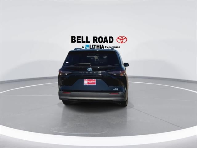 Toyota Sienna XLE 2024