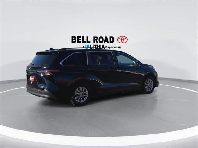 Toyota Sienna XLE 2024