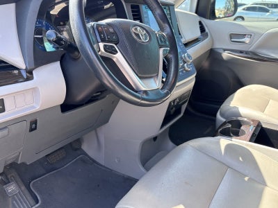 Toyota Sienna XLE 2020