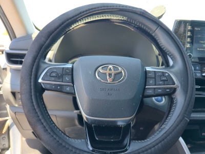Toyota Highlander Hybrid LE 2021