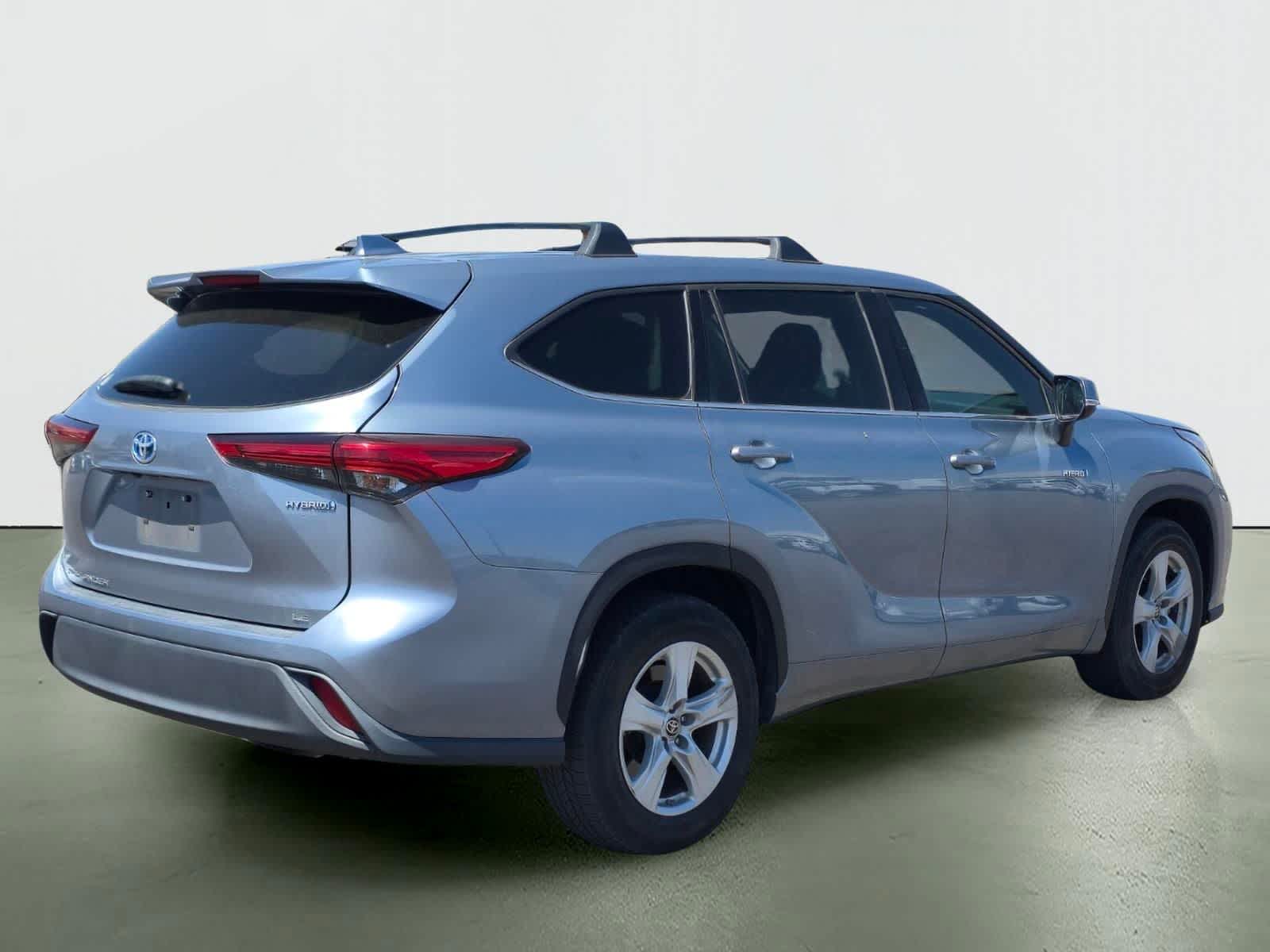 Toyota Highlander Hybrid LE 2021